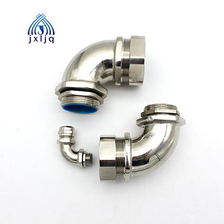 Brass conduit fitting with metal ring for hose connection